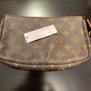 LV Pouchette well loved